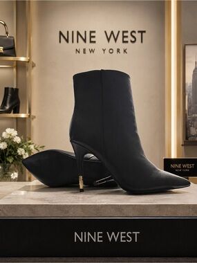 Nine West Black Pointed Toe Stiletto Ankle Booties 7.5M